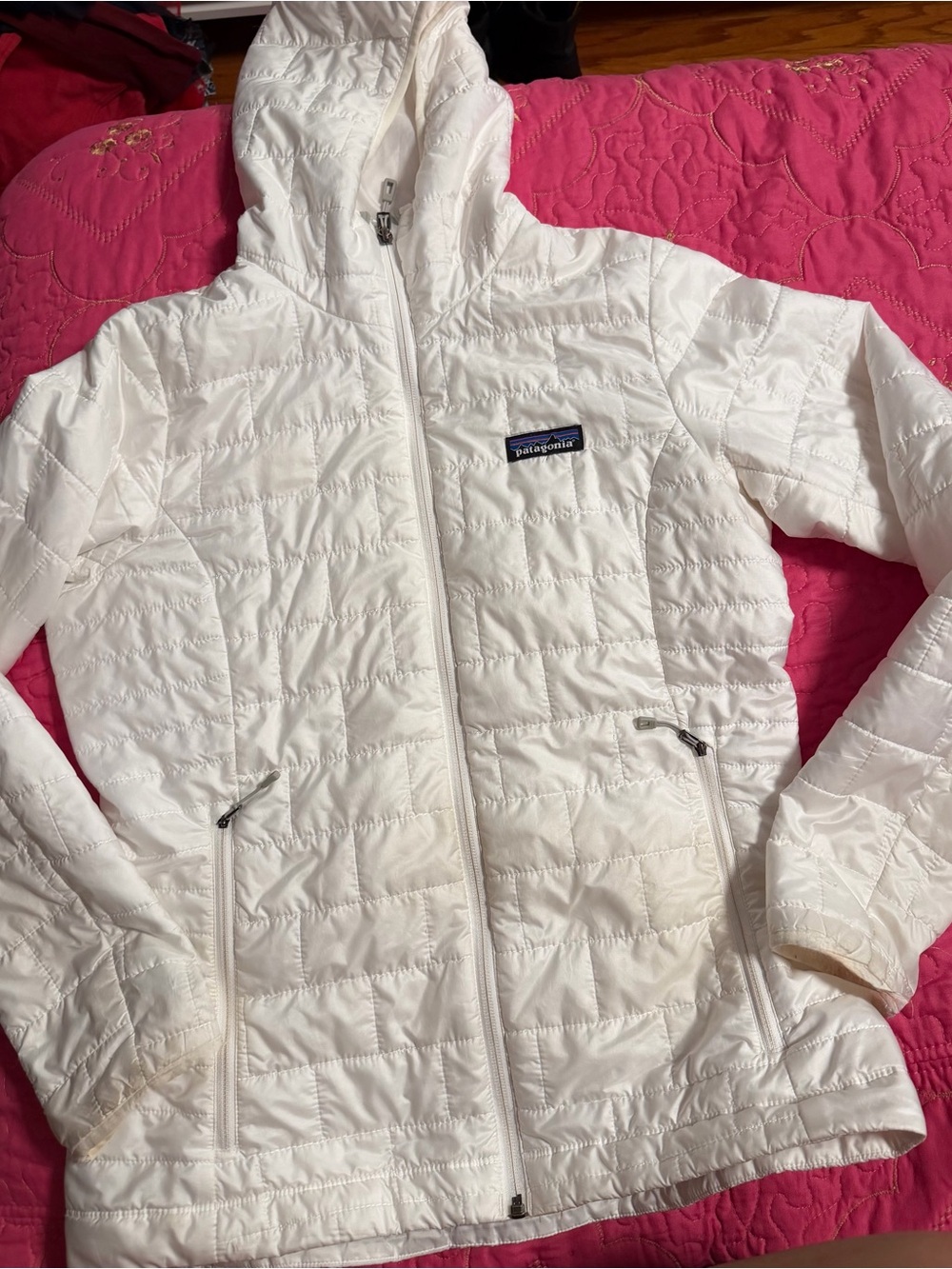 Patagonia Women's White Hooded Puffer Jacket